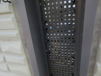 バルコニー飾り窓　塗装前