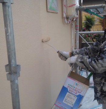 外壁の上塗り２回目