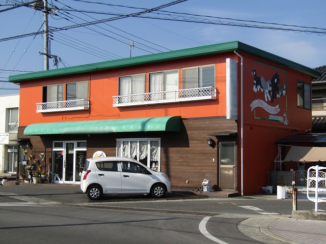 完成した店舗の塗装