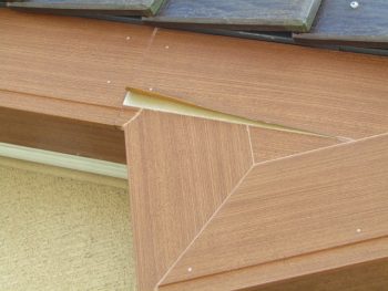 破風のめくれ