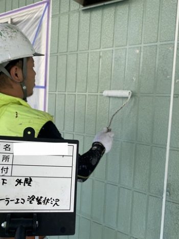 外壁の下塗り