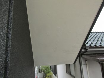 階段の裏