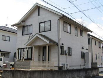 塗装前の住宅