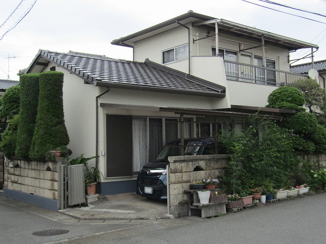 屋根の葺き替えと外壁塗装工事の完成