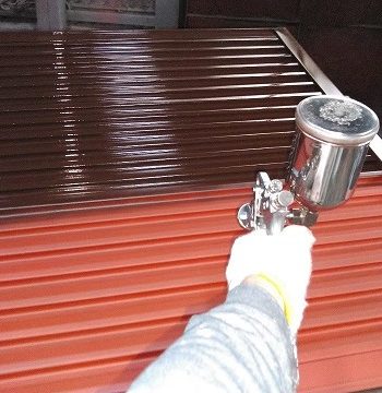 雨戸の吹き付け塗装