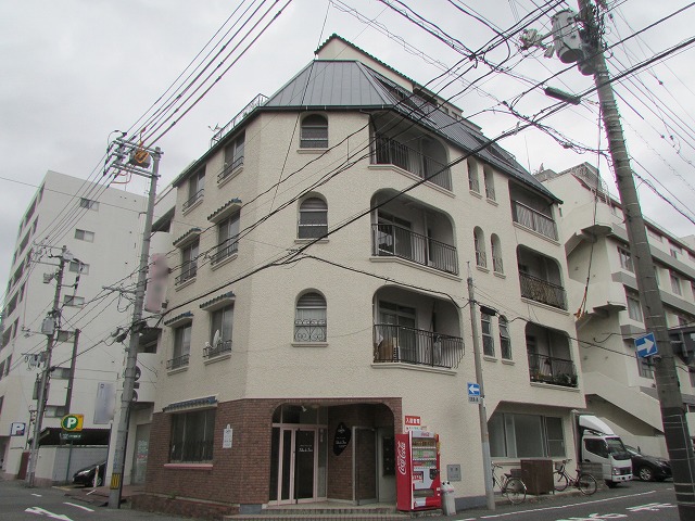 山市のビル改修工事　屋根の雨漏り修理と屋上防水工事！