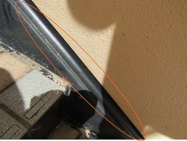 黒いシーリングで施工