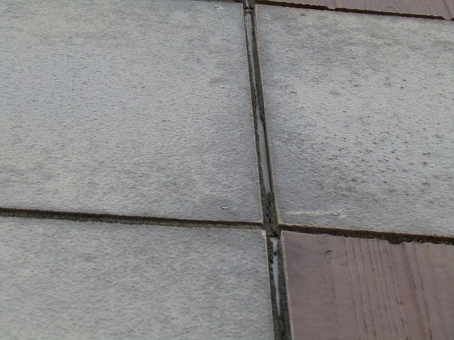 劣化したコーキング