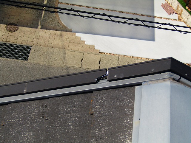 屋根のケラバ破損