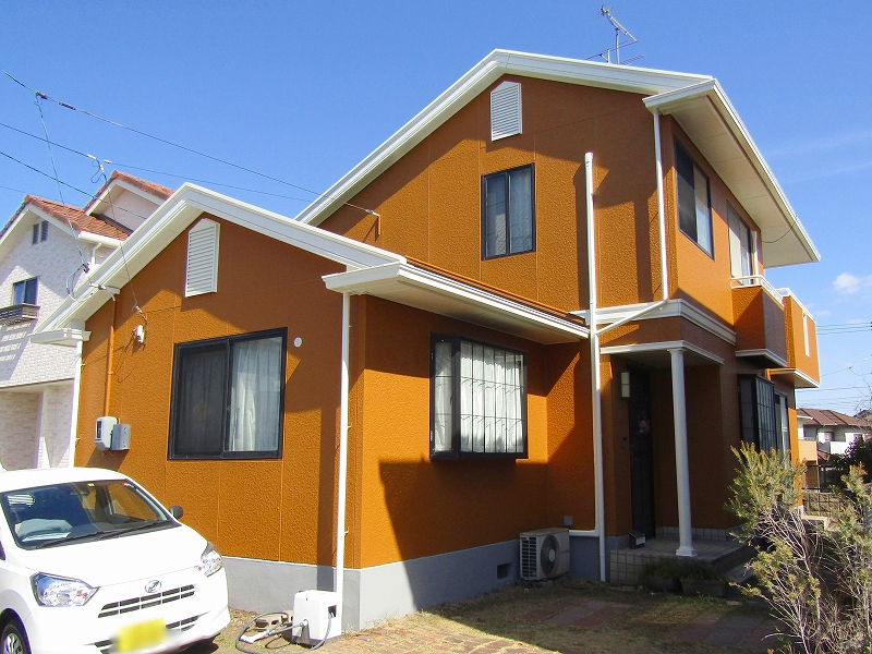 テラコッタカラーの外壁