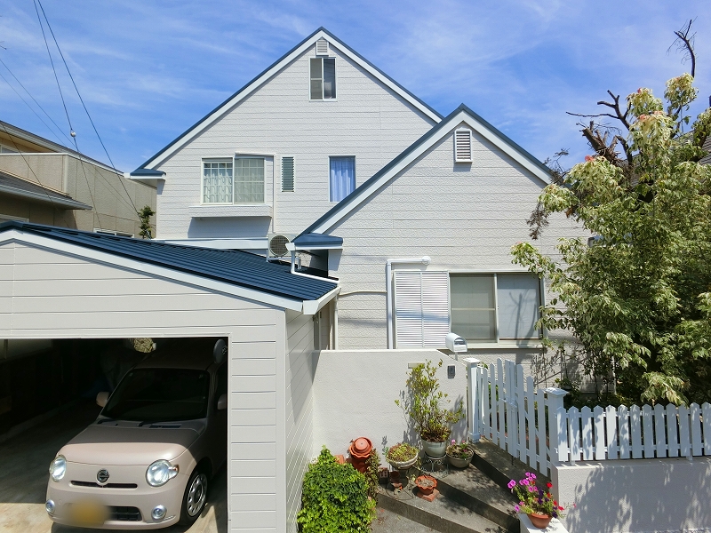 ホワイトの外壁