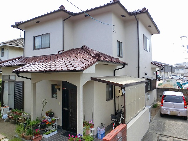 色選びアイボリーの外壁