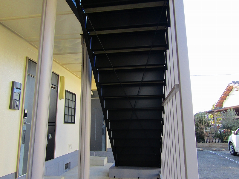 階段裏塗装完成