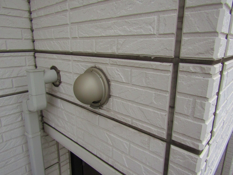 コーキングが黒ずんでいる