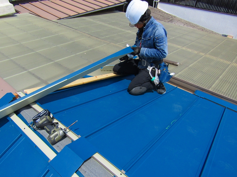 ガルバリウム鋼板の取り付け