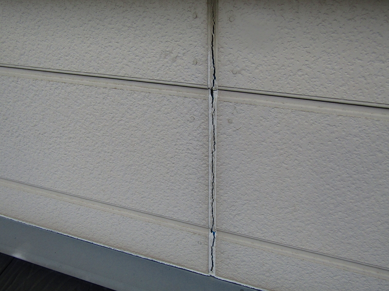 コーキングが切れている