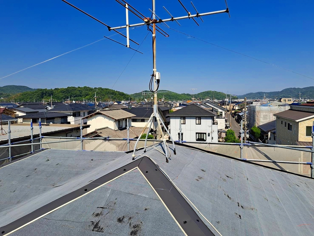 屋根カバー工法　板金設置