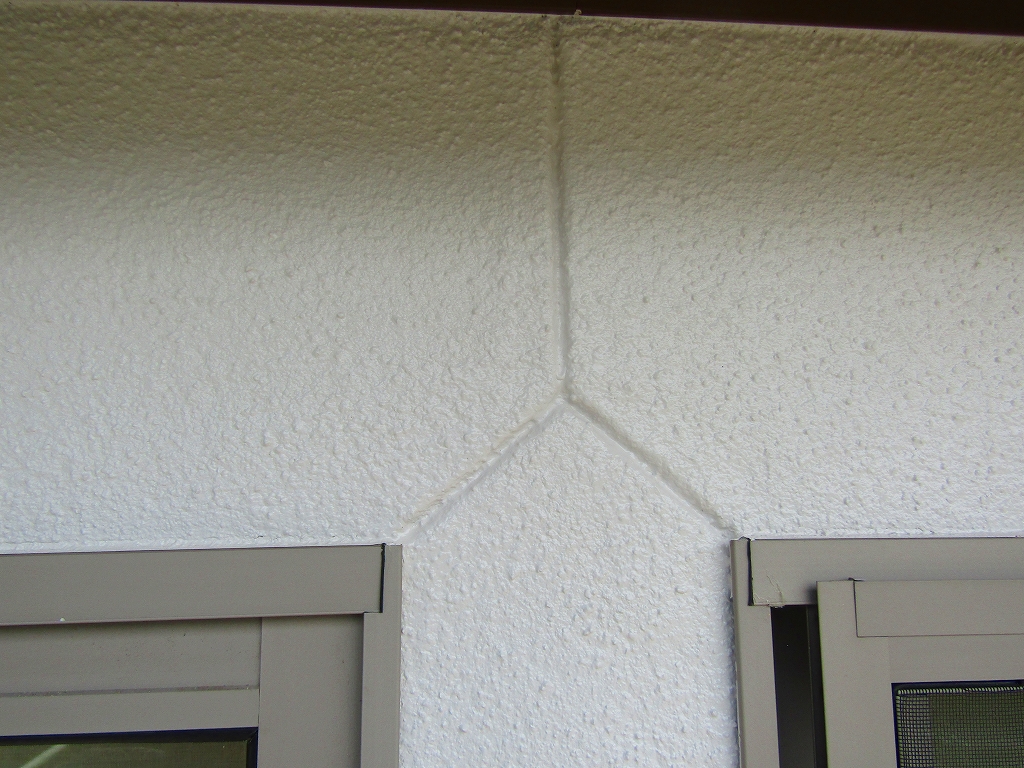 モルタル　ひび割れ防止の目地