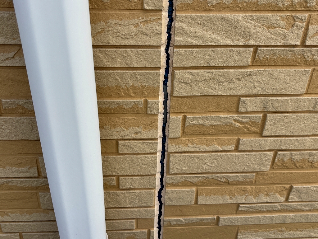 切れたコーキング