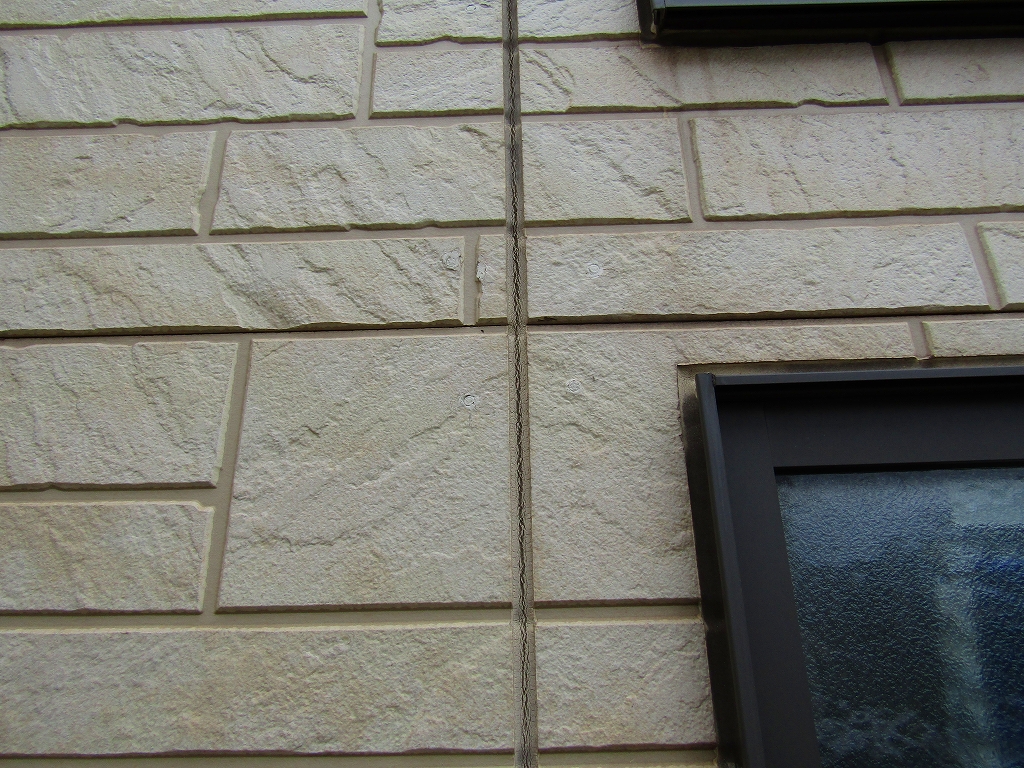 切れたコーキング